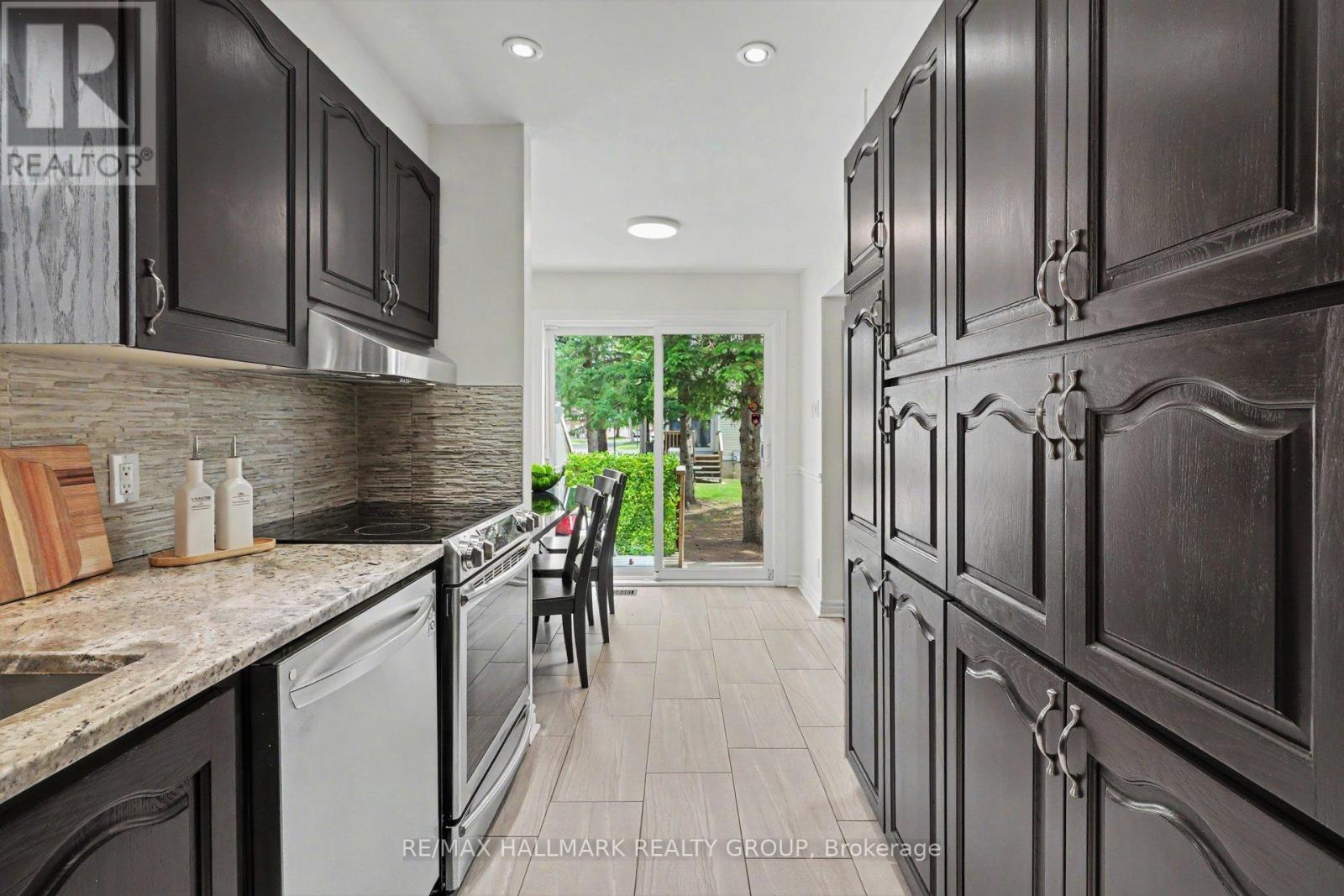27 Sandcliffe Terrace, Ottawa, Ontario  K2G 5Y2 - Photo 13 - X13413804