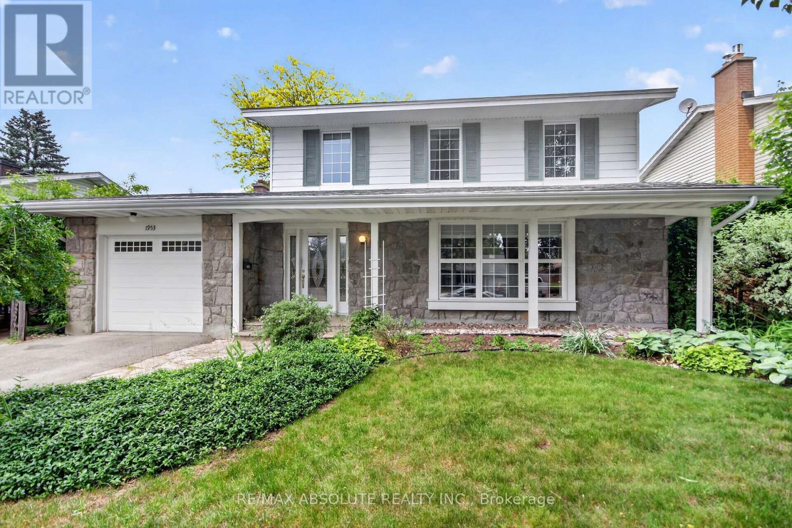 1953 MULBERRY CRESCENT, Ottawa, Ontario