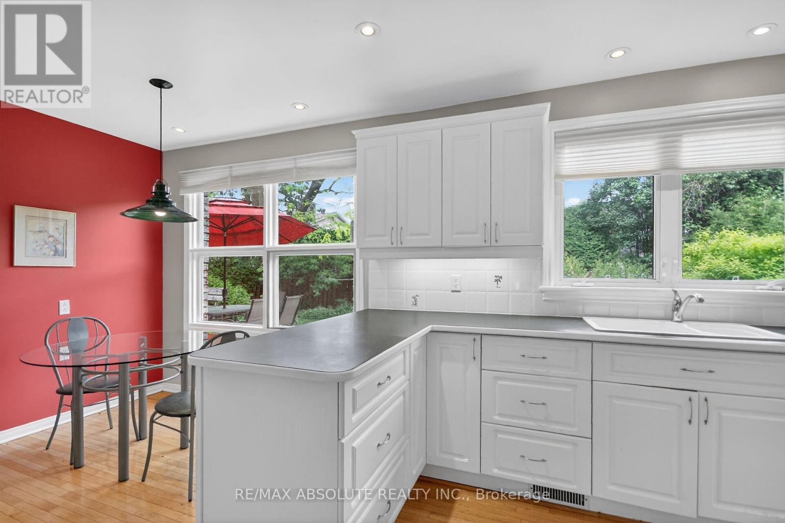 1953 Mulberry Crescent, Ottawa, Ontario  K1J 8J8 - Photo 10 - X13414070