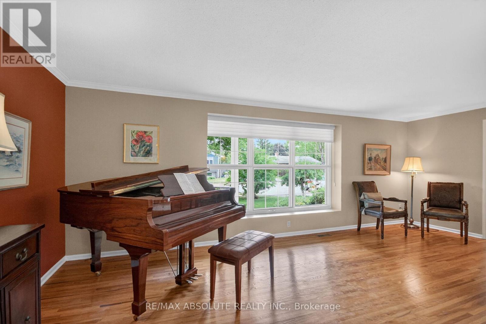 1953 Mulberry Crescent, Ottawa, Ontario  K1J 8J8 - Photo 5 - X13414070