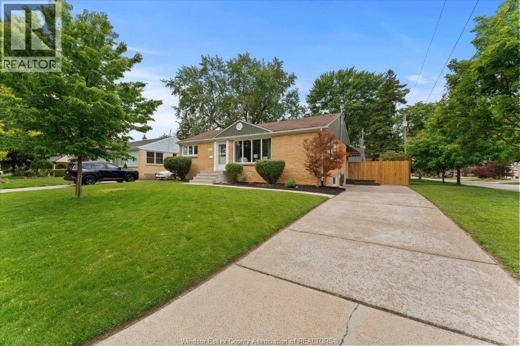 3501 Dandurand, Windsor, Ontario  N9E 2G2 - Photo 2 - 26013421