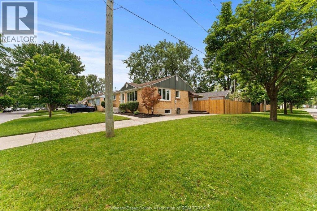 3501 Dandurand, Windsor, Ontario  N9E 2G2 - Photo 3 - 26013421