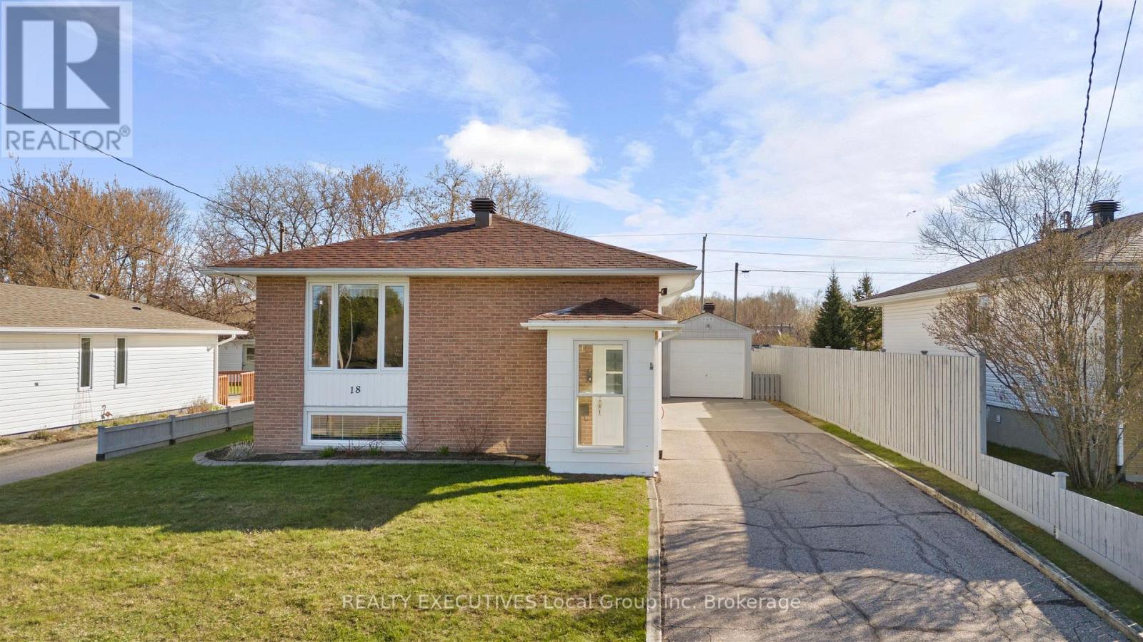 18 VAN HORNE CRESCENT, North Bay, Ontario