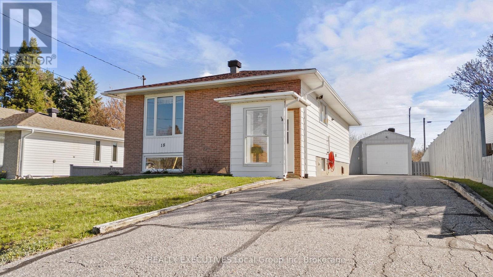 18 Van Horne Crescent, North Bay, Ontario  P1A 3L3 - Photo 2 - X13414184