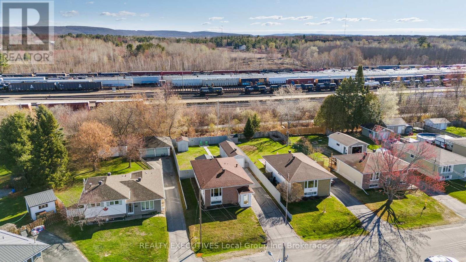 18 Van Horne Crescent, North Bay, Ontario  P1A 3L3 - Photo 3 - X13414184