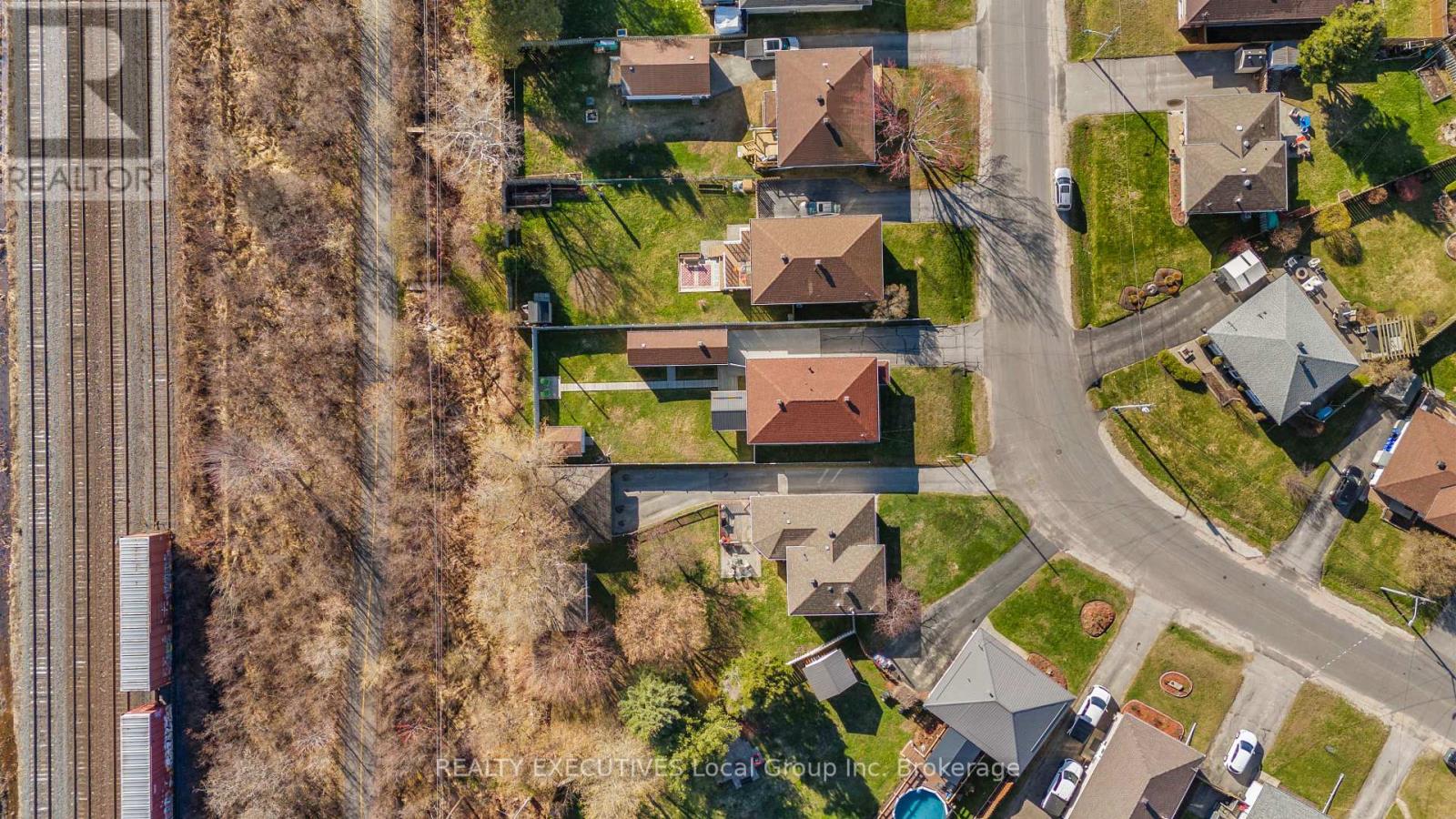 18 Van Horne Crescent, North Bay, Ontario  P1A 3L3 - Photo 4 - X13414184