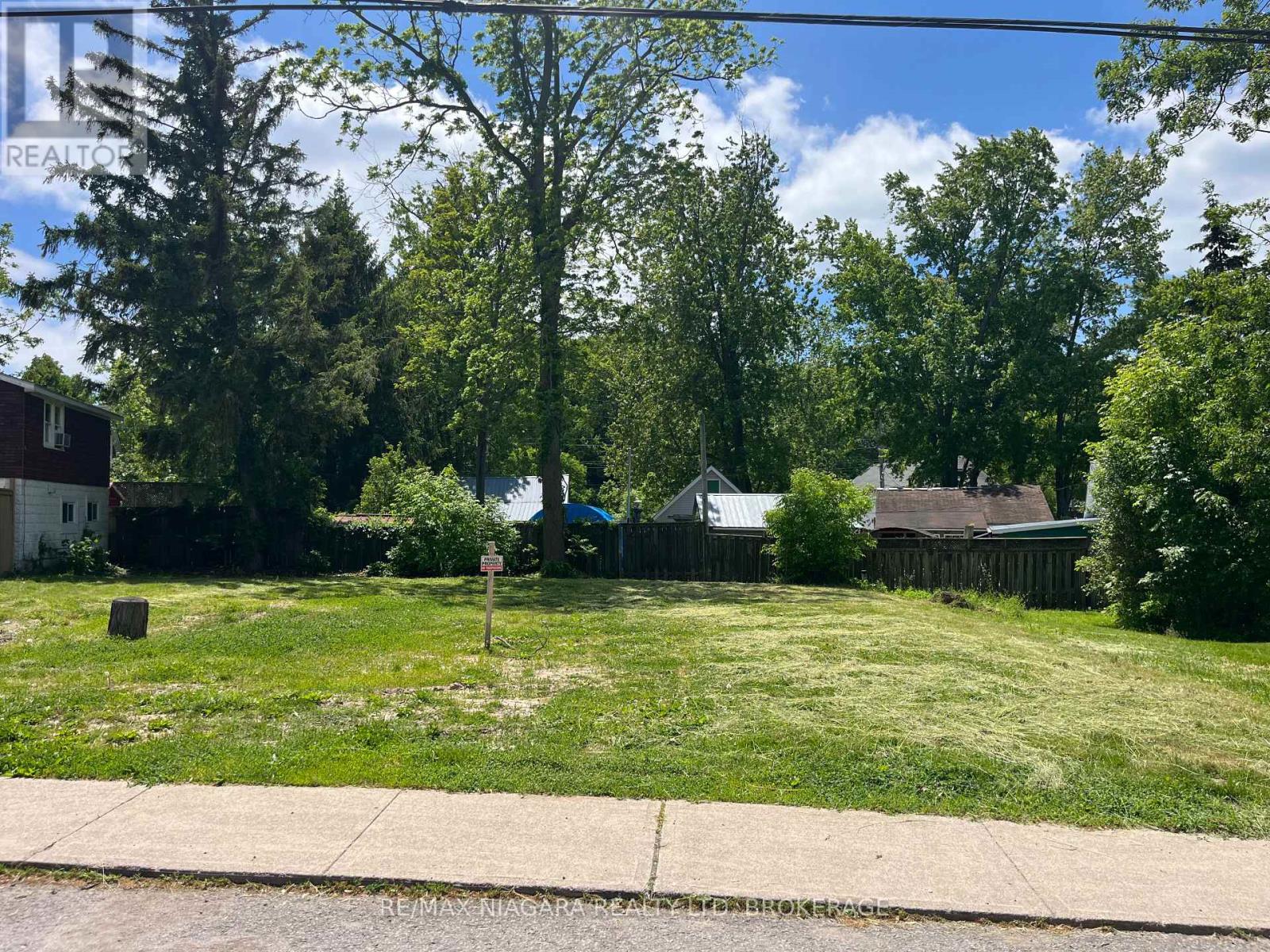 196 Lincoln Road W, Fort Erie, Ontario  L0S 1B0 - Photo 1 - X13414114