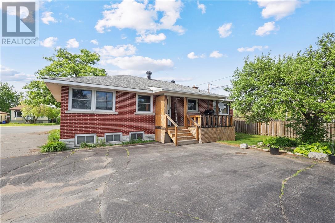 138 Fleming St, Espanola, Ontario  P5E 1E1 - Photo 3 - 2128382