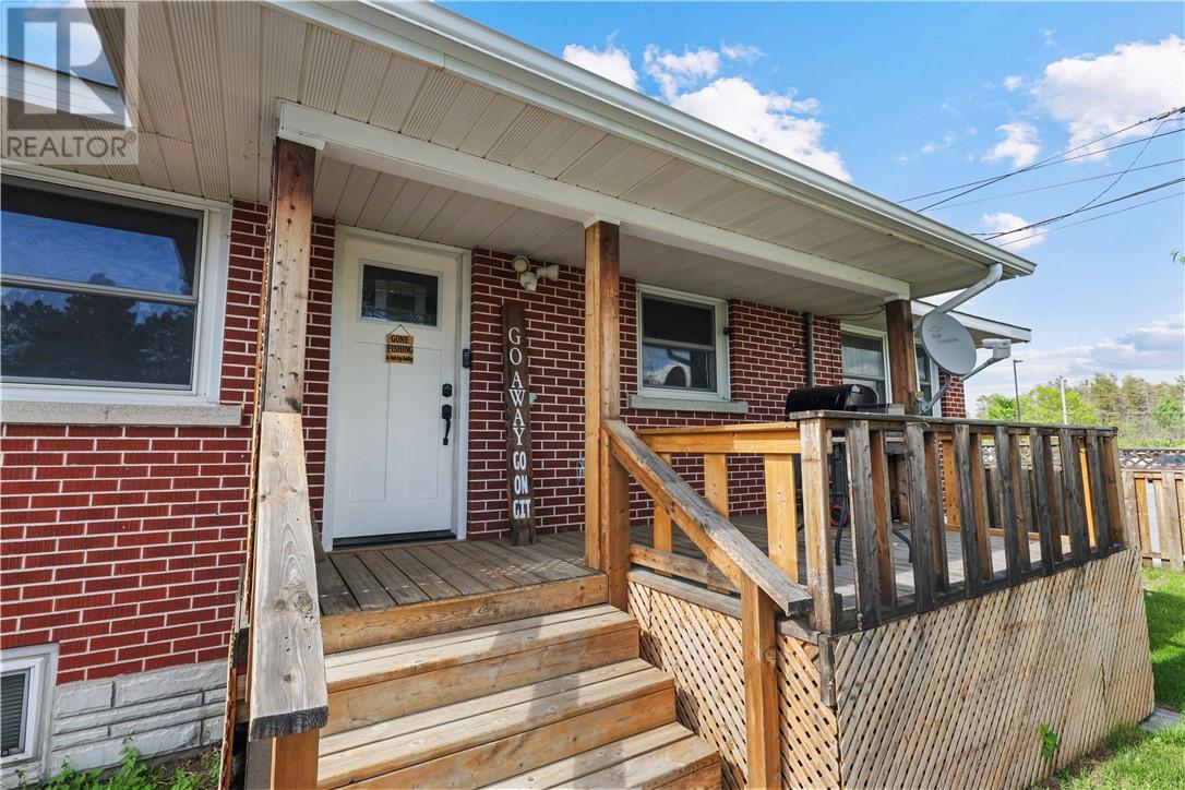 138 Fleming St, Espanola, Ontario  P5E 1E1 - Photo 4 - 2128382