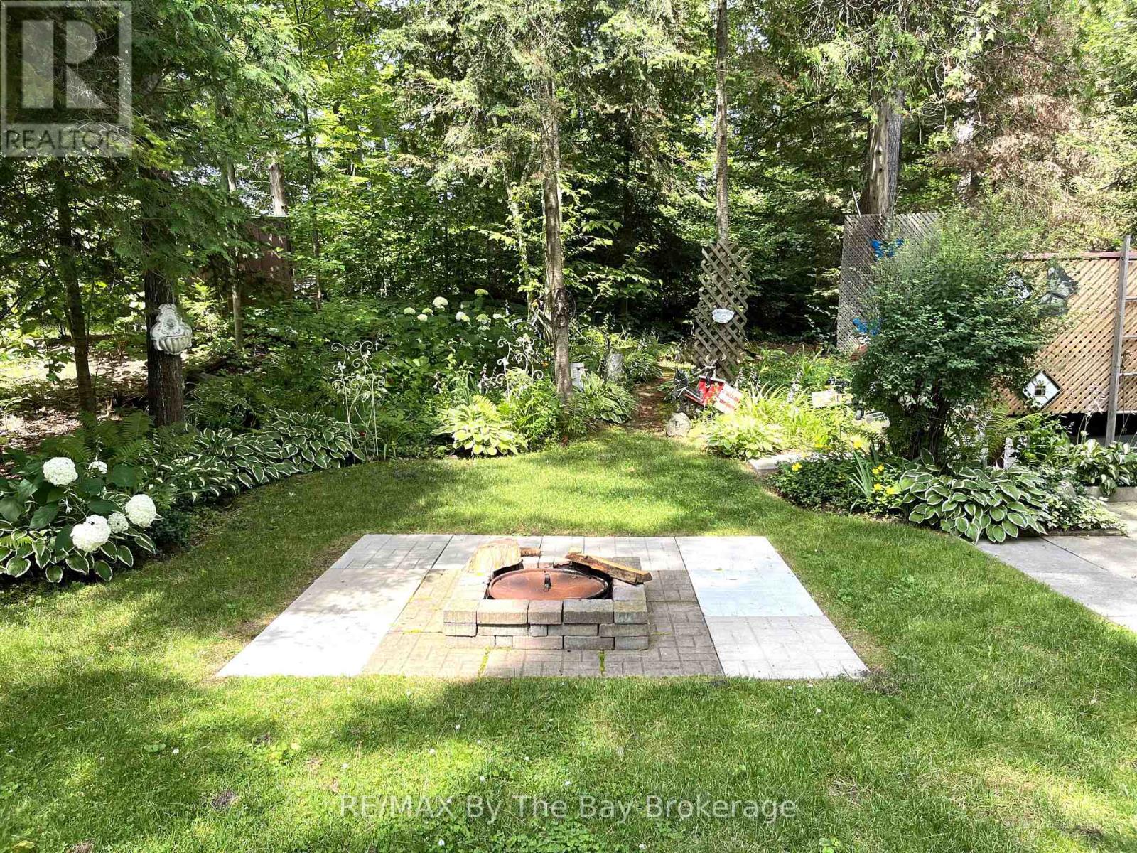 247 - 85 Theme Park Drive, Wasaga Beach, Ontario L9Z 1X7 - Photo 4 - S13414154