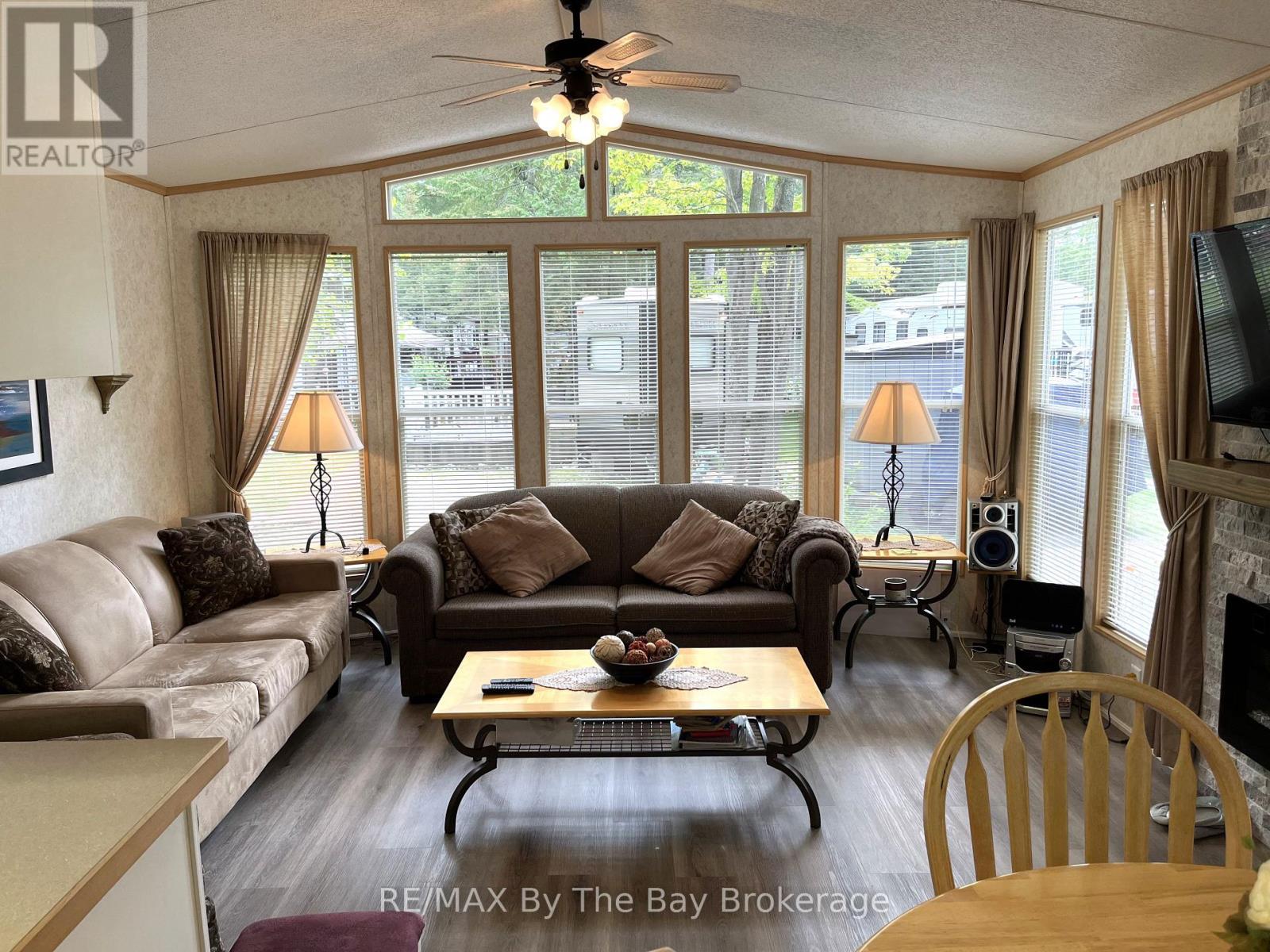 247 - 85 Theme Park Drive, Wasaga Beach, Ontario L9Z 1X7 - Photo 6 - S13414154