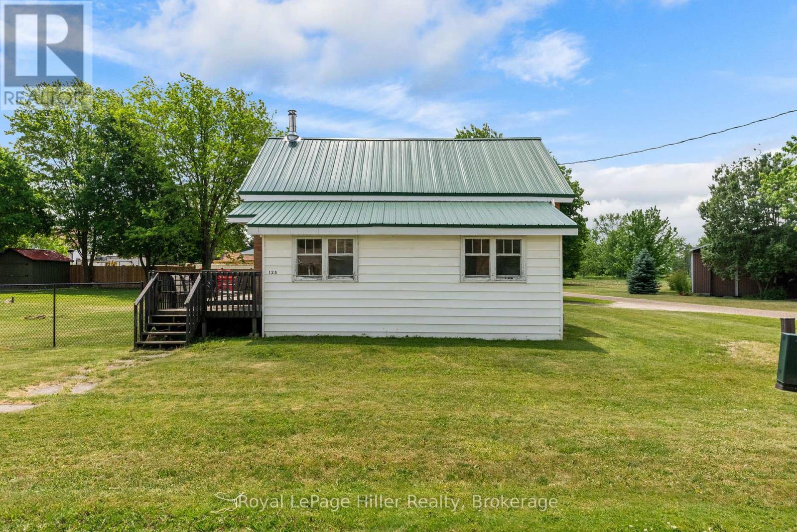 125 Portland Street, South Huron, Ontario  N0M 1K0 - Photo 3 - X13413828