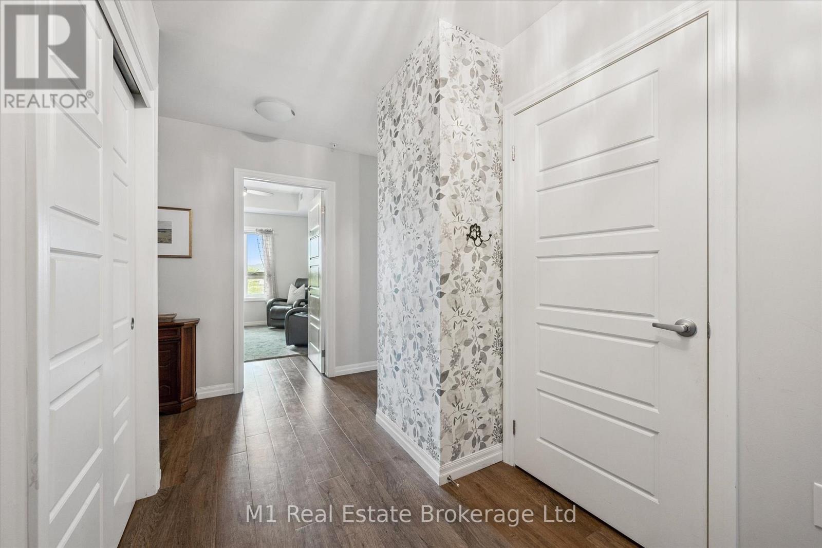 215 - 35 Kingsbury Square, Guelph, Ontario N1L 1B3 - Photo 8 - X13414056
