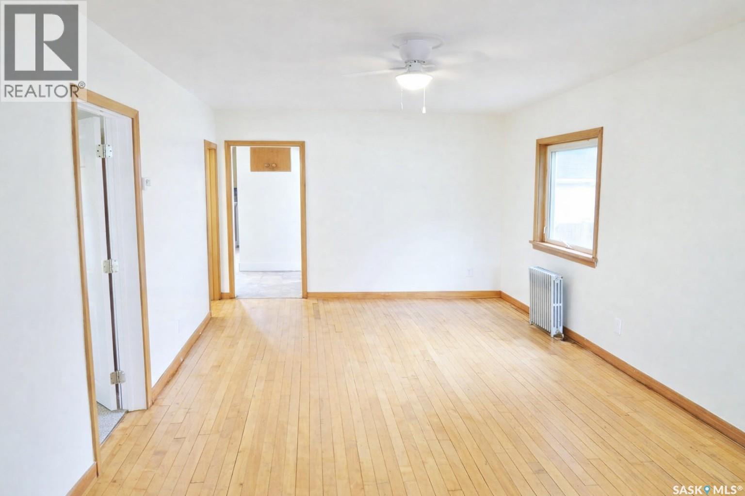 1436 E Avenue N, Saskatoon, Saskatchewan  S7L 1T6 - Photo 2 - SK038601