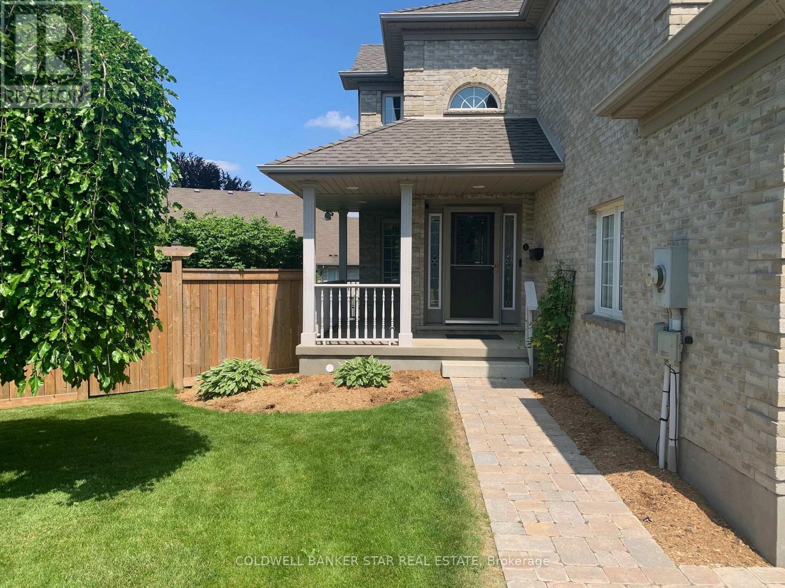 17 Windemere Place, St. Thomas, Ontario  N5R 6H3 - Photo 3 - X13015794