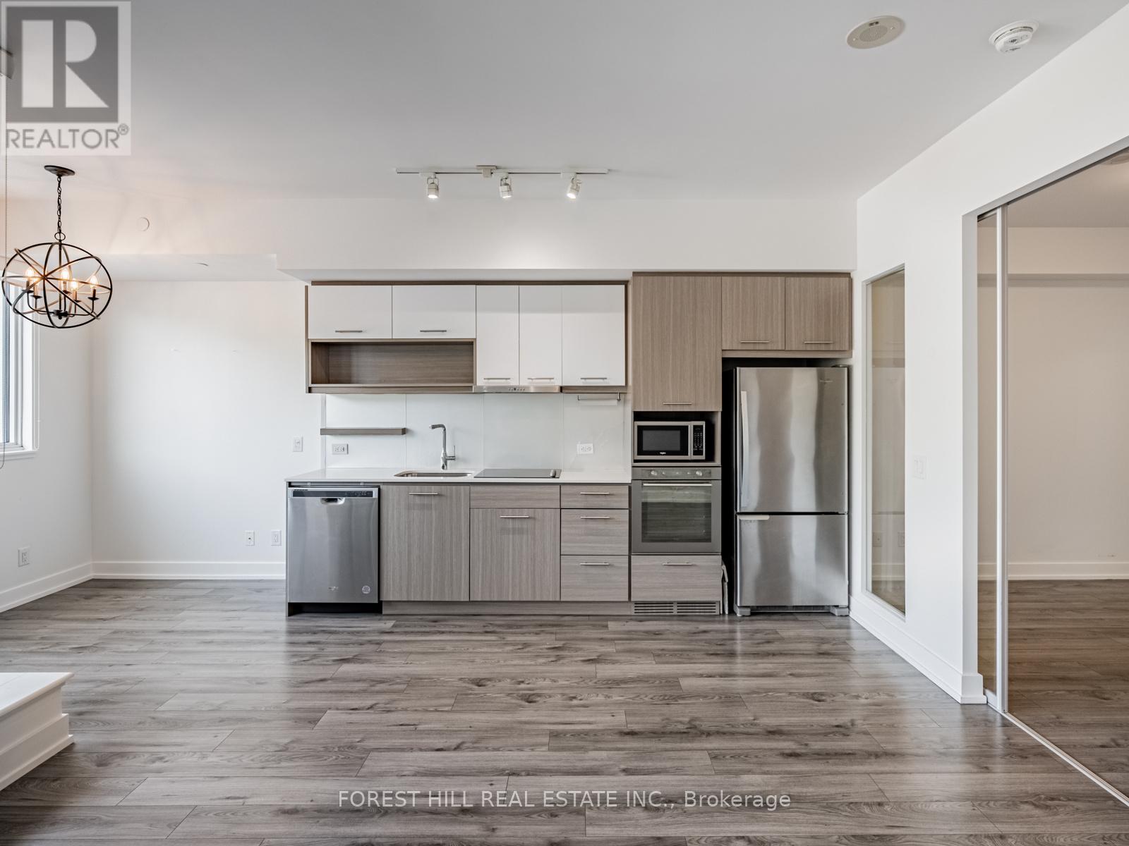 205 - 170 CHILTERN HILL ROAD Toronto (Humewood-Cedarvale), ON M6C 0A9