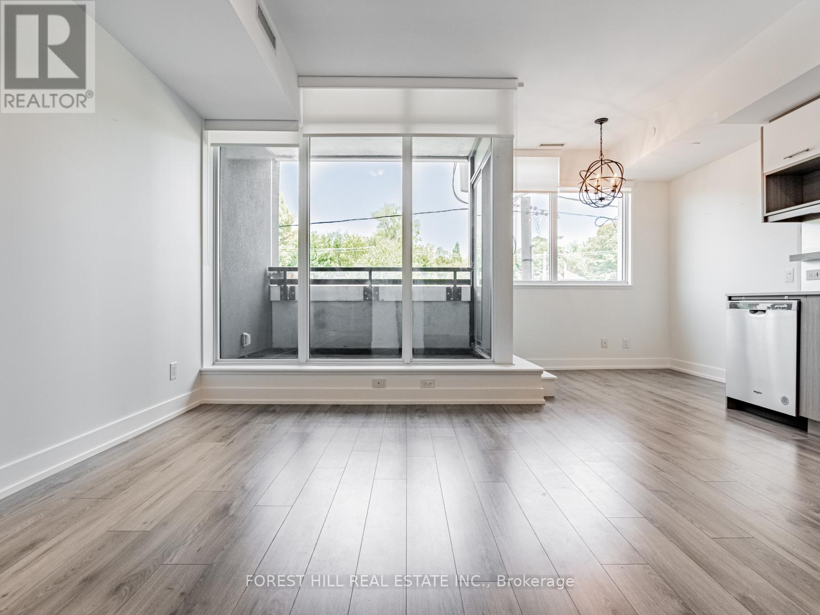 205 - 170 CHILTERN HILL ROAD Toronto (Humewood-Cedarvale), ON M6C 0A9