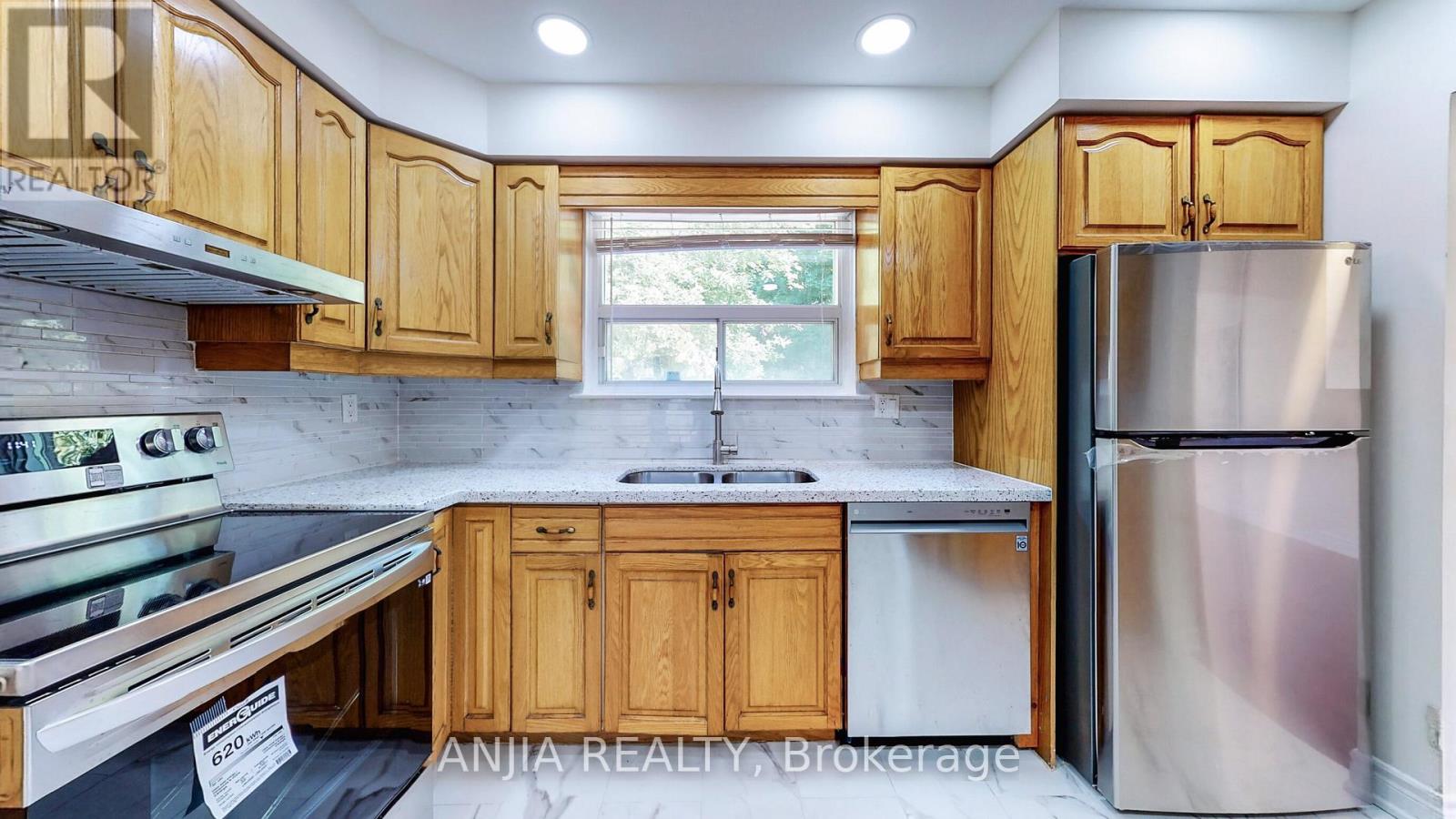 14 Cherrystone Drive, Toronto, Ontario  M2H 1R9 - Photo 8 - C13413832
