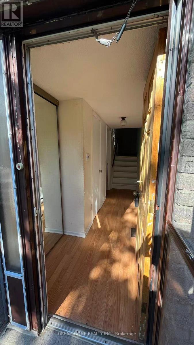 42 Edgar Woods Road, Toronto, Ontario  M2H 2Y7 - Photo 2 - C13413850
