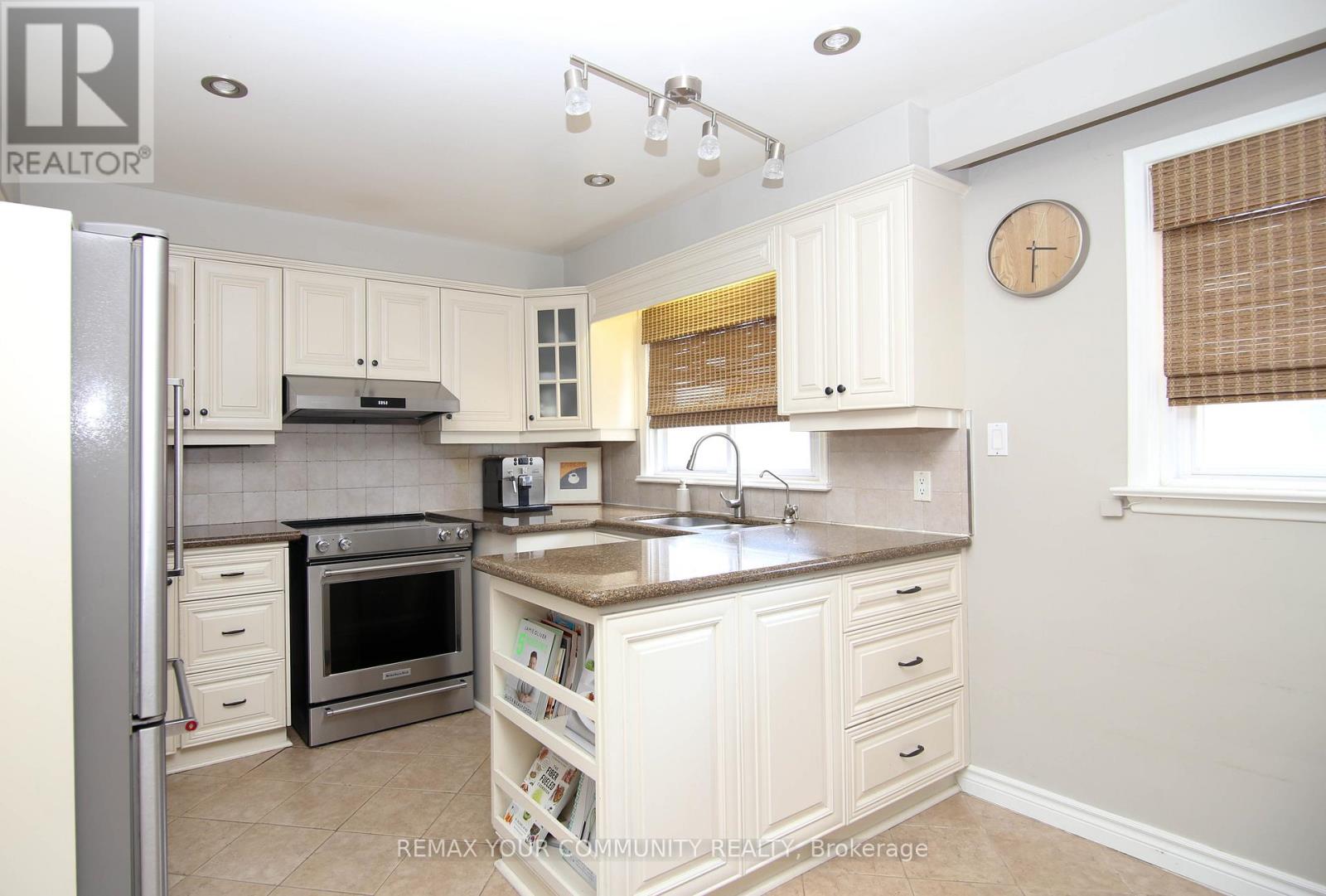 215 Honiton Street, Toronto, Ontario  M3H 5N7 - Photo 12 - C13413980