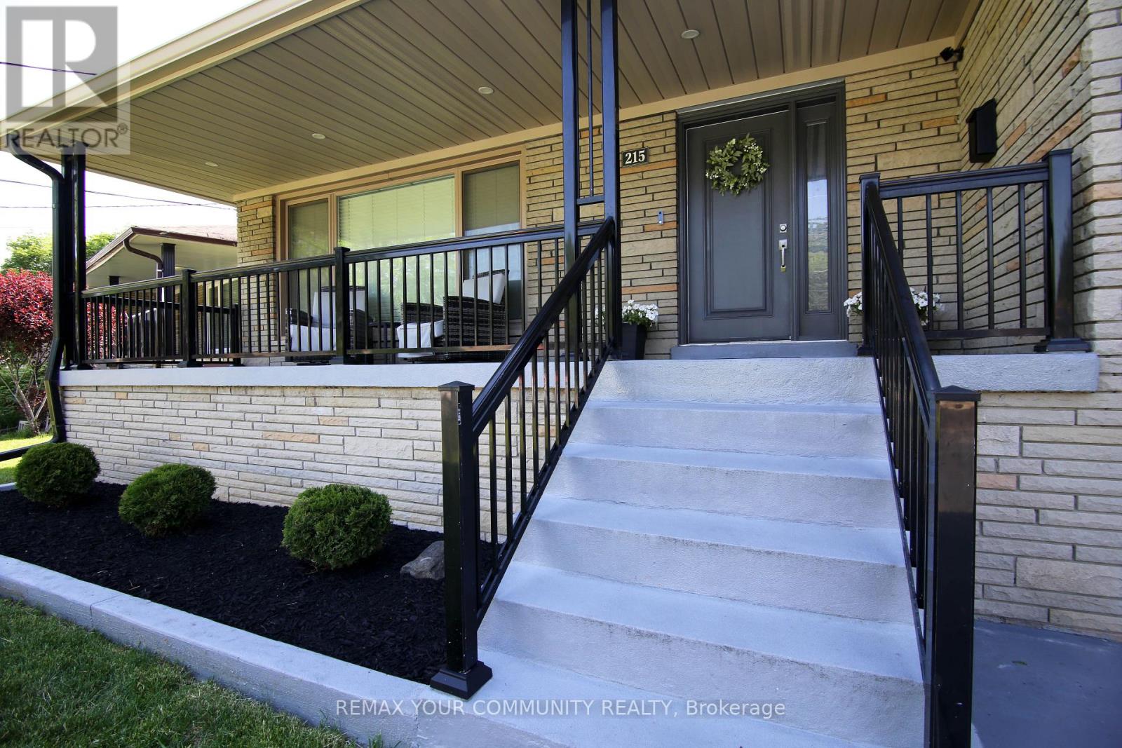 215 Honiton Street, Toronto, Ontario  M3H 5N7 - Photo 4 - C13413980