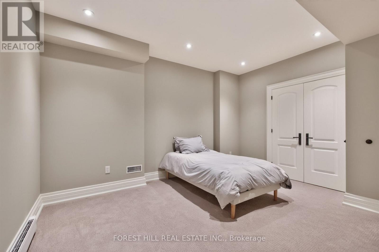326 LYTTON BOULEVARD Toronto (Lawrence Park South), ON M5N 1R8