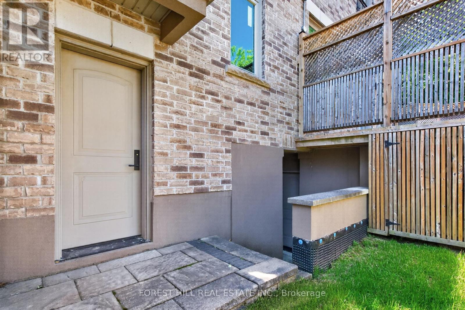 326 LYTTON BOULEVARD Toronto (Lawrence Park South), ON M5N 1R8