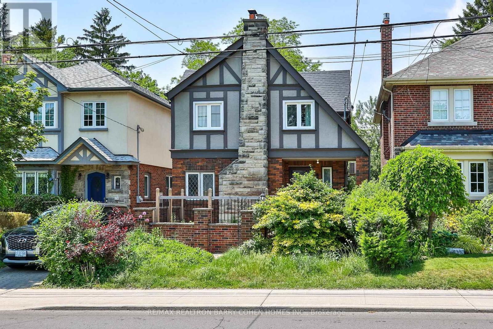 138 FALLINGBROOK ROAD, Toronto, Ontario