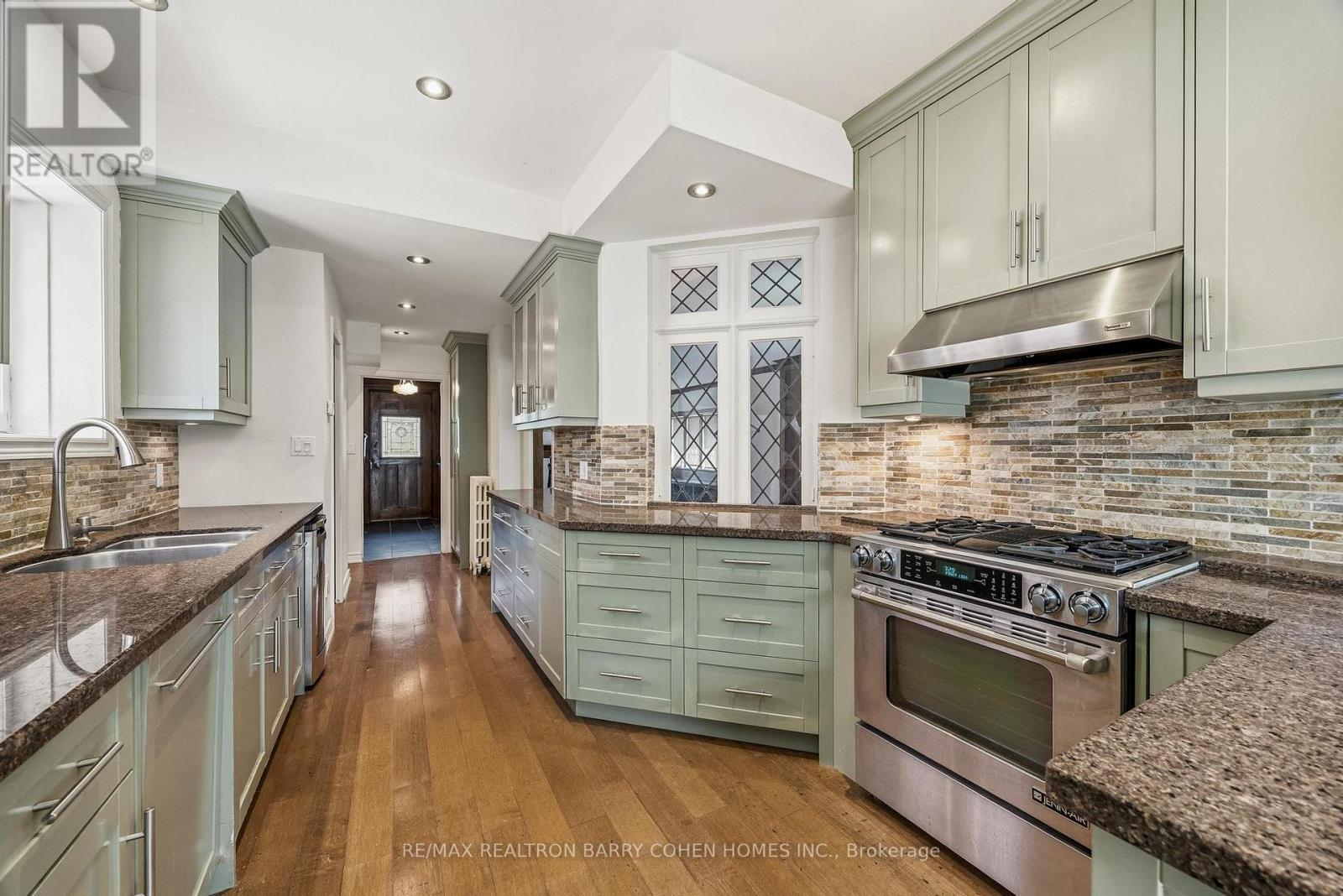 138 Fallingbrook Road, Toronto, Ontario  M1N 2T6 - Photo 8 - E13413822