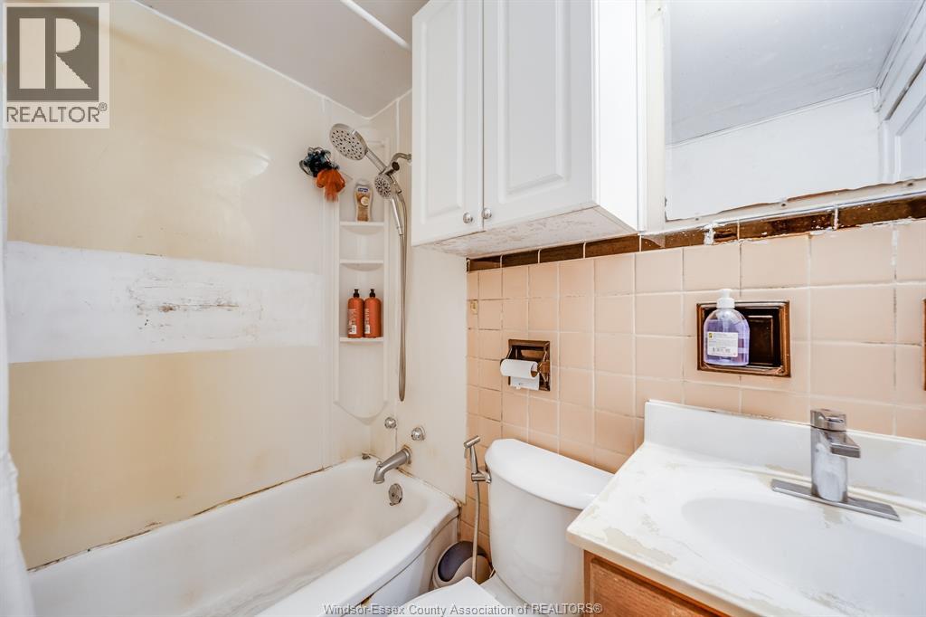 494 Rankin, Windsor, Ontario  N9B 2R7 - Photo 17 - 26012745