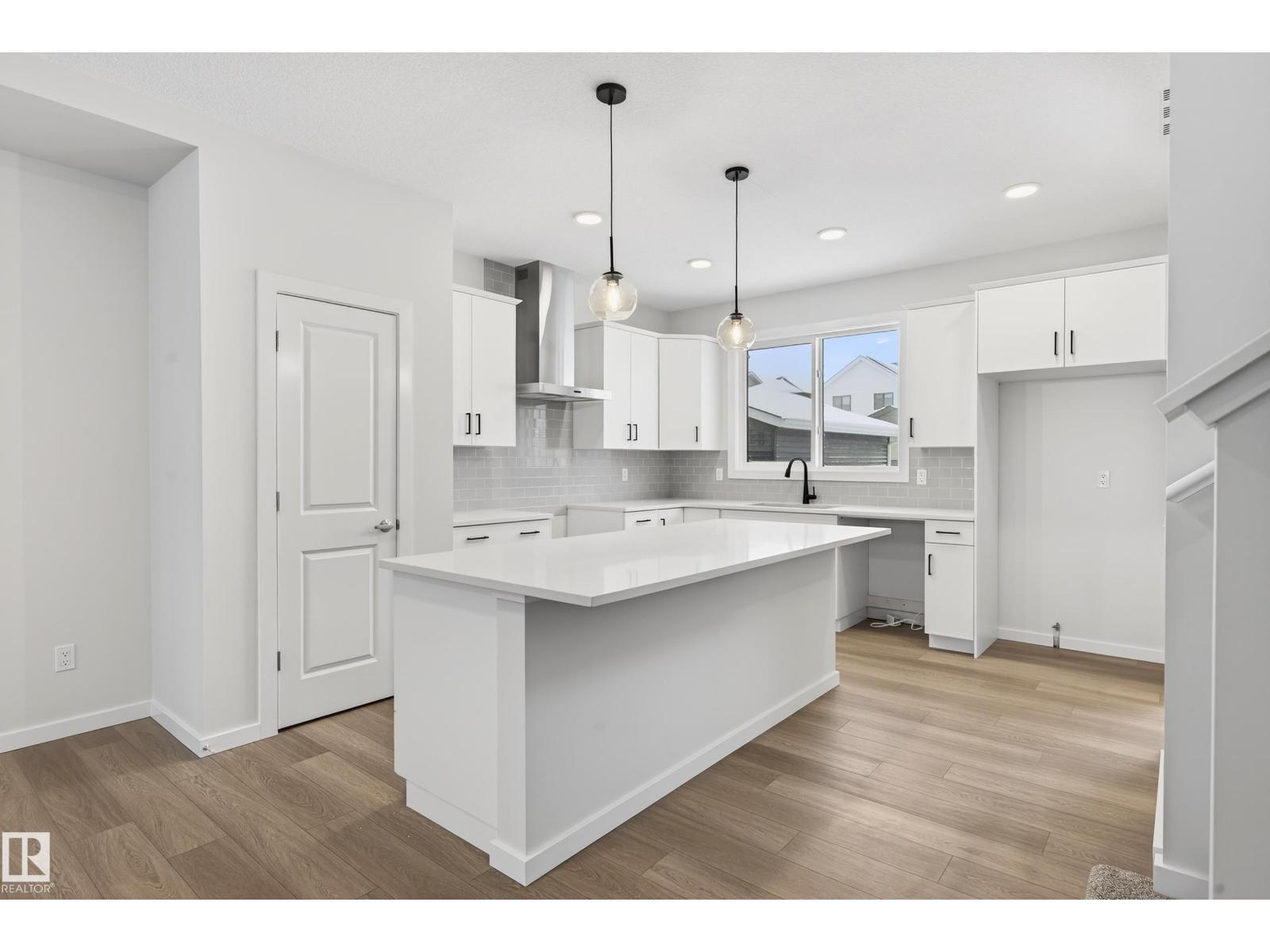 17203 3 St NW, Edmonton, Alberta  T5Y 4G7 - Photo 3 - E4491108