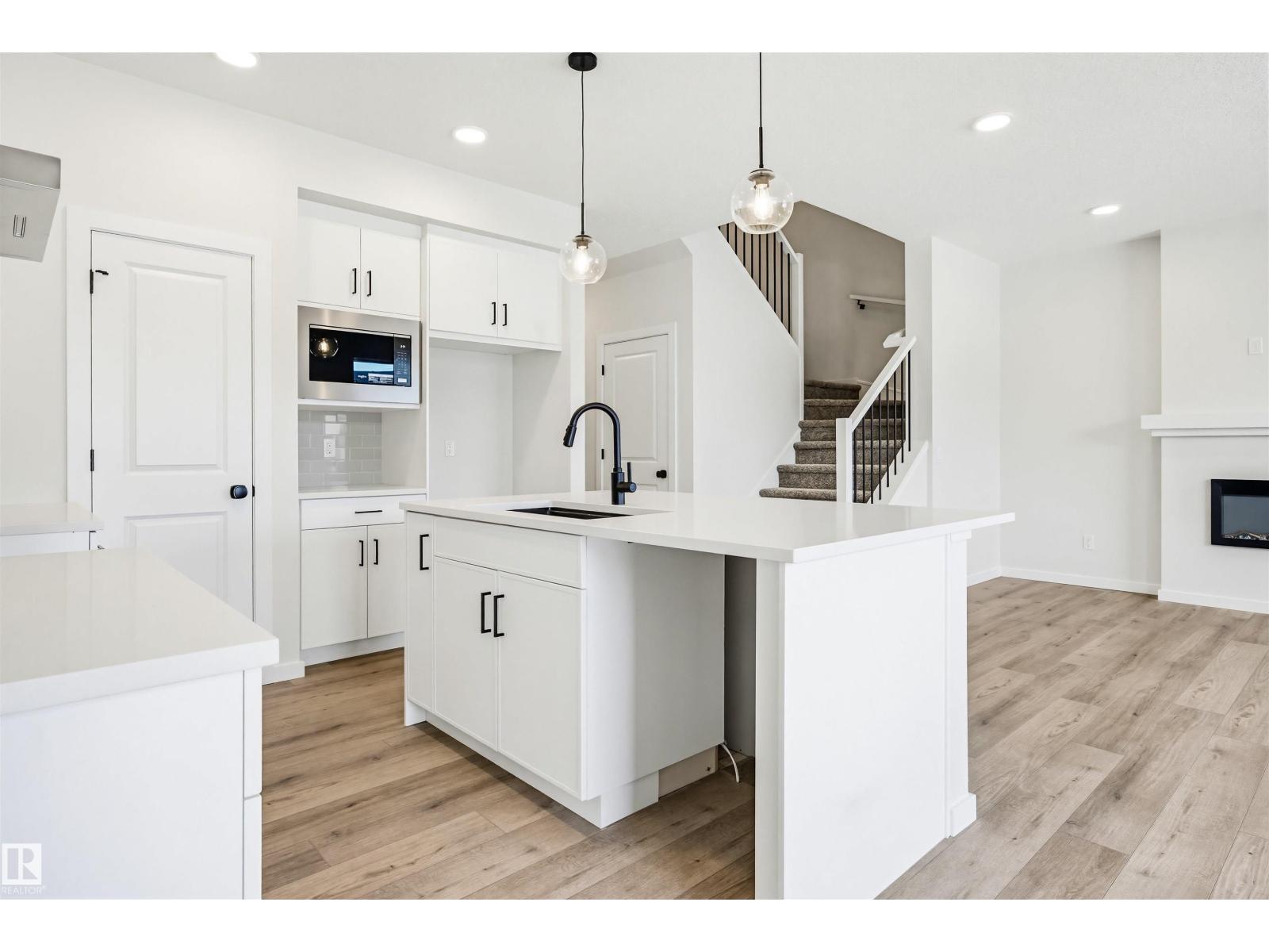 17351 3 St NW, Edmonton, Alberta  T5Y 4G7 - Photo 3 - E4473808