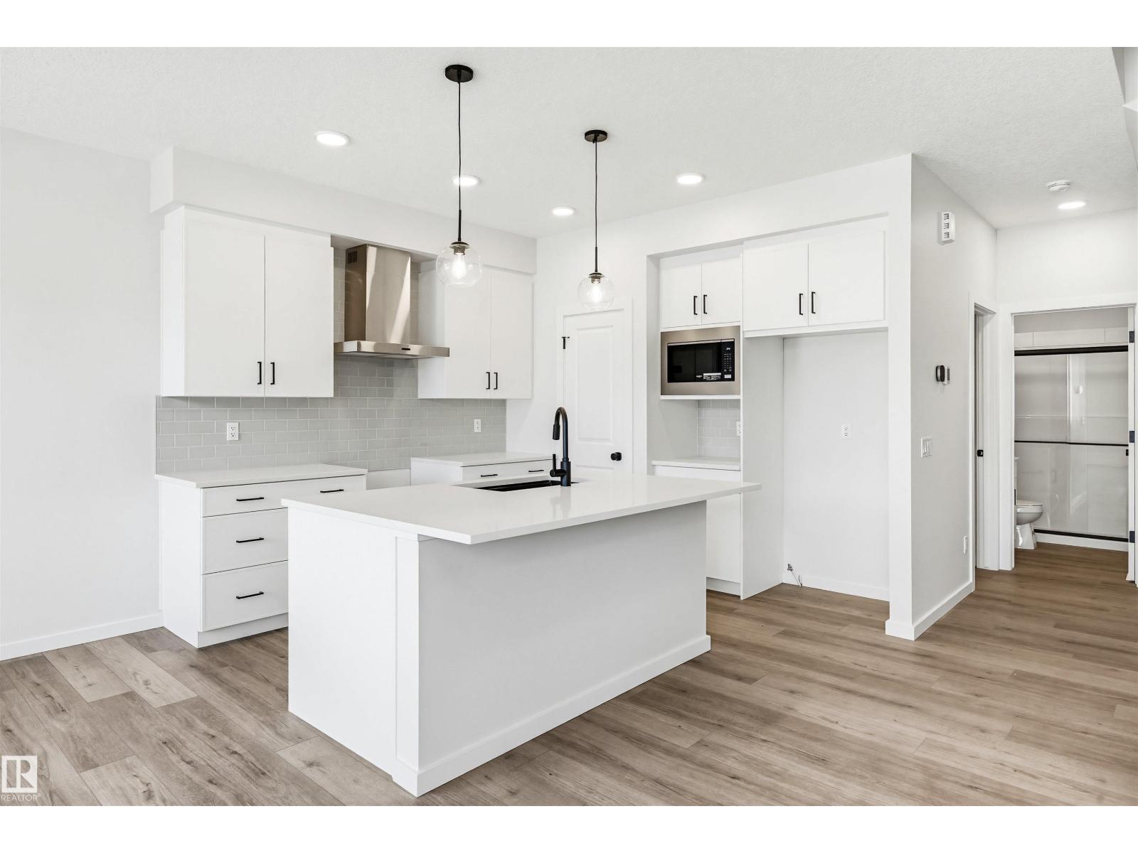 17351 3 St NW, Edmonton, Alberta  T5Y 4G7 - Photo 2 - E4473808