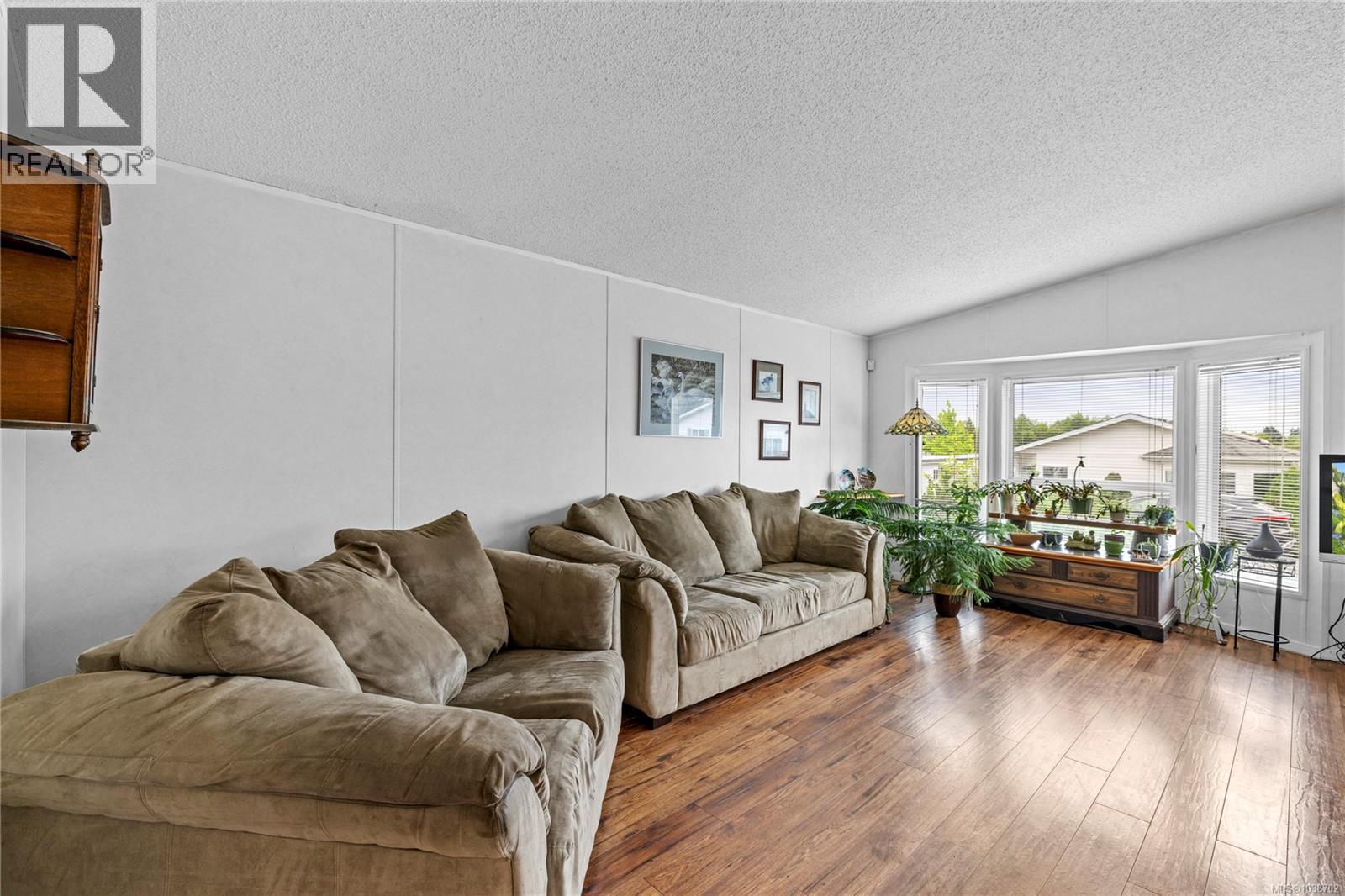 1948 Valley Oak Dr, Nanaimo, British Columbia  V9R 6N1 - Photo 4 - 1038702