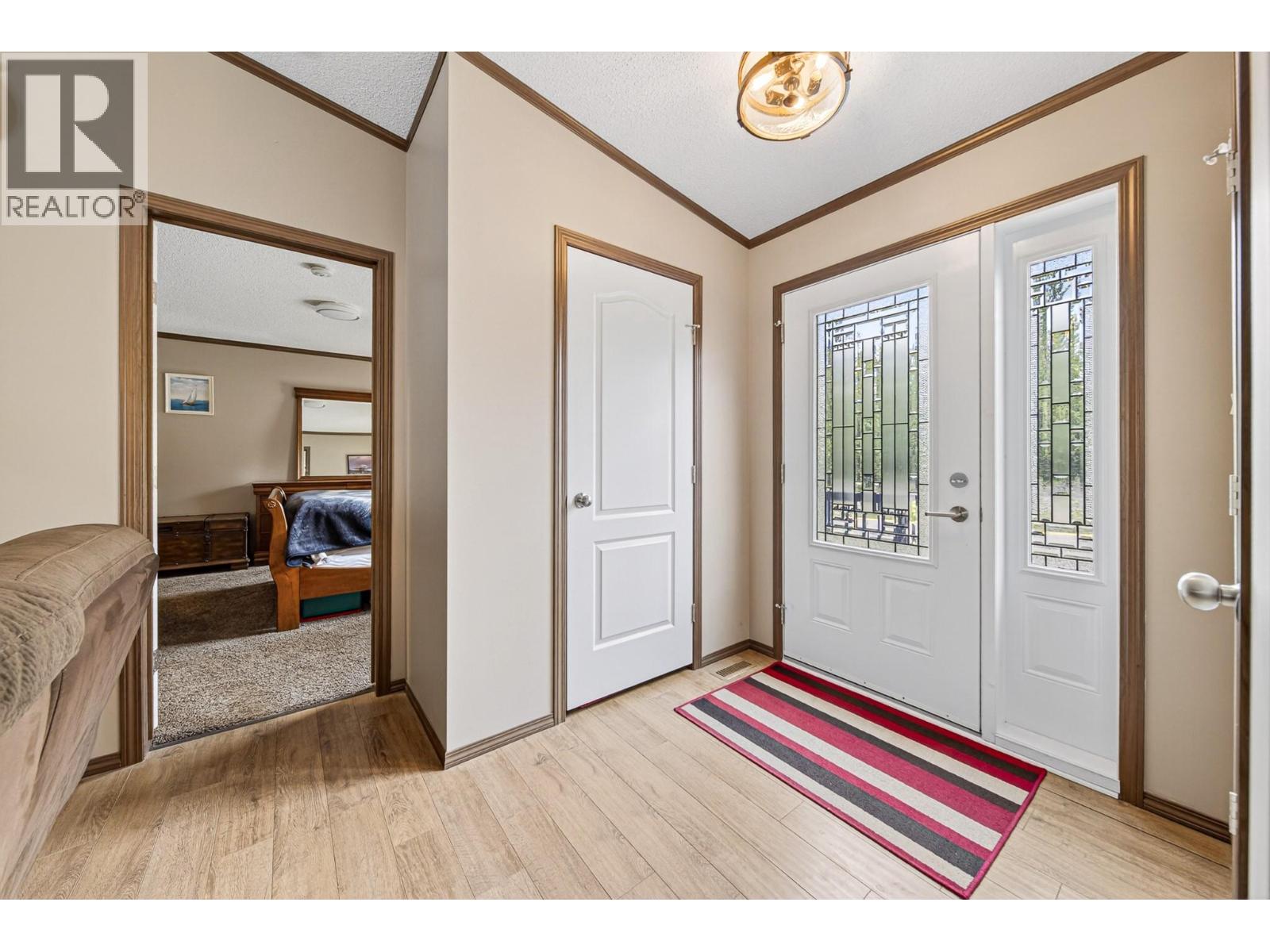 115 Deerborne Drive, Elkford, British Columbia  V0B 1H0 - Photo 2 - 10390537
