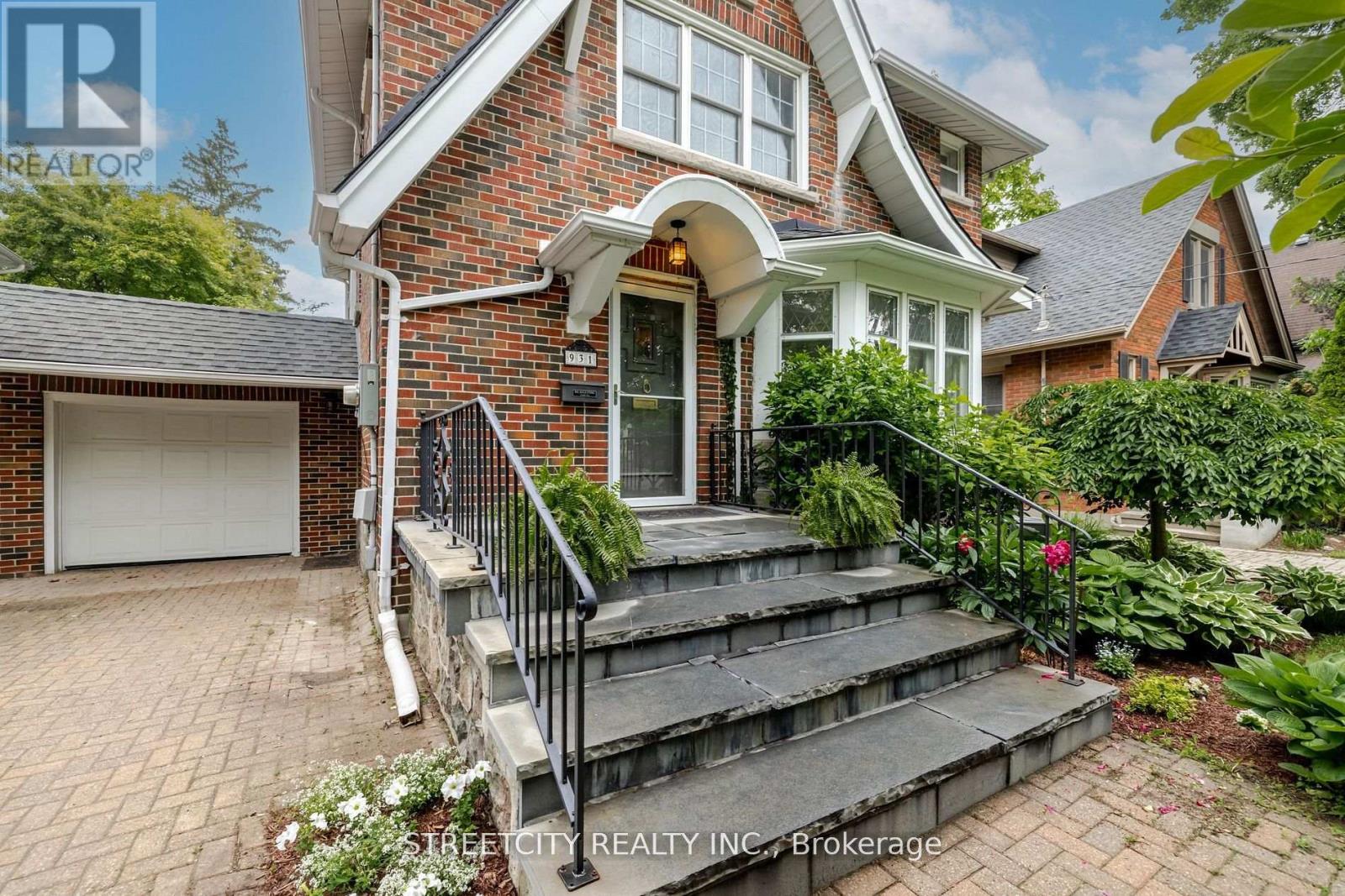 931 Waterloo Street, London East, Ontario  N6A 3X2 - Photo 2 - X13414212