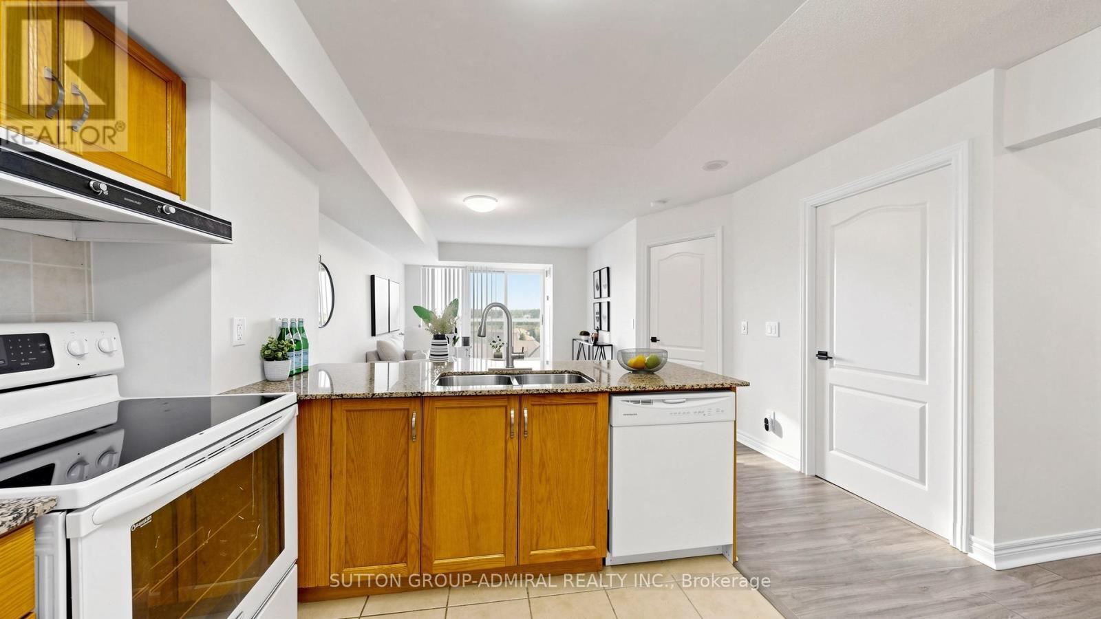 811 - 50 Disera Drive, Vaughan, Ontario L4J 9E9 - Photo 8 - N13413860