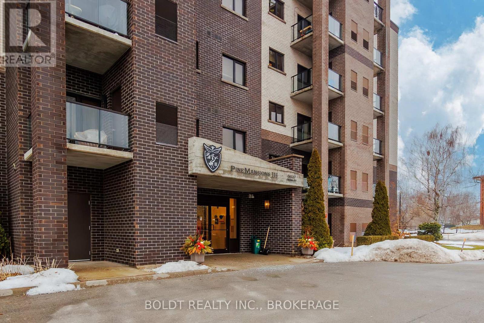 207 - 5837 Dunn Street, Niagara Falls, Ontario  L2G 0X7 - Photo 2 - X13414266