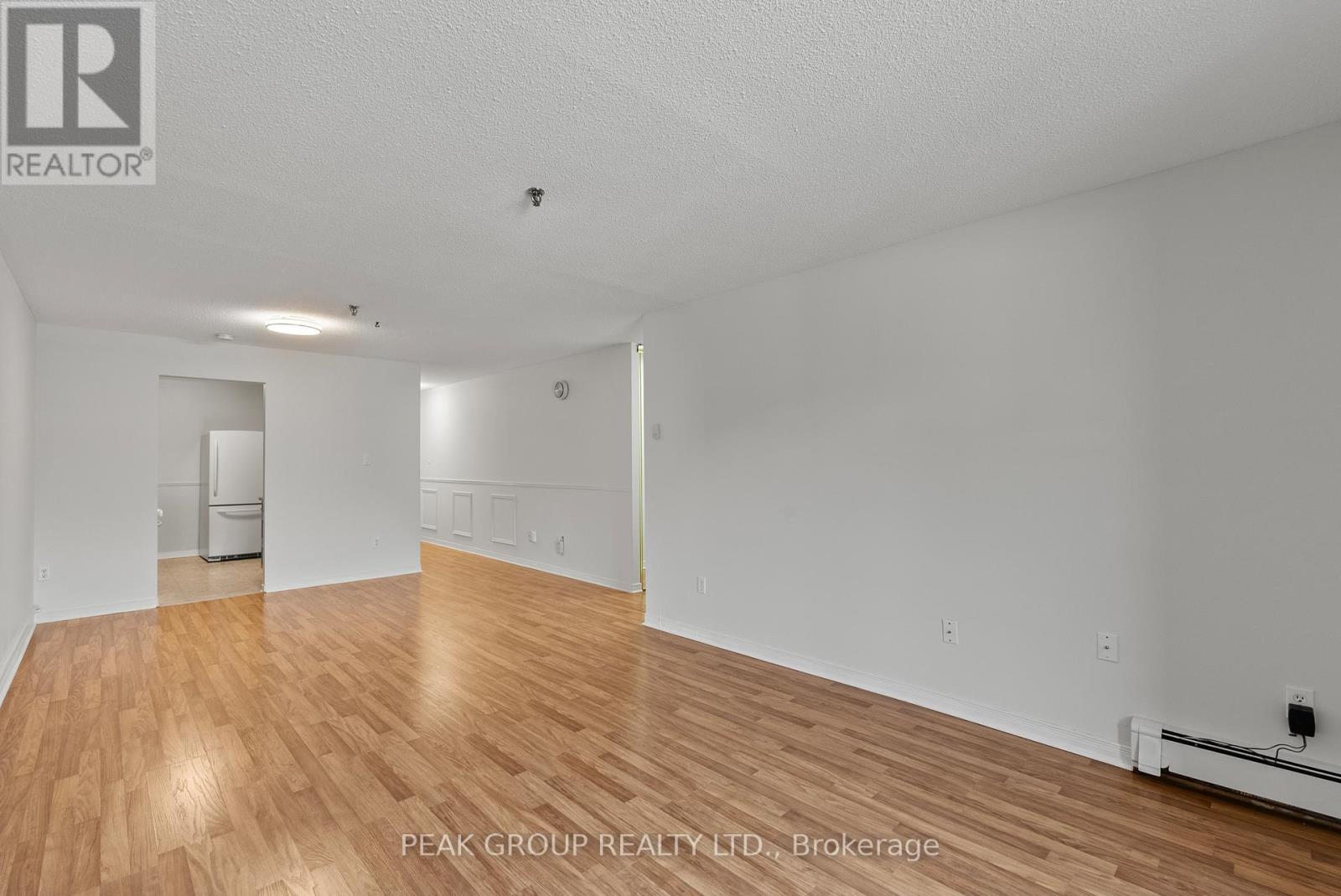 205 - 3955 Portage Road, Niagara Falls, Ontario  L2J 3W2 - Photo 3 - X13414370