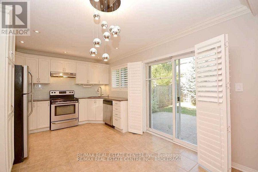 2343 Pine Glen Road, Oakville, Ontario  L6M 5J3 - Photo 11 - W13413810