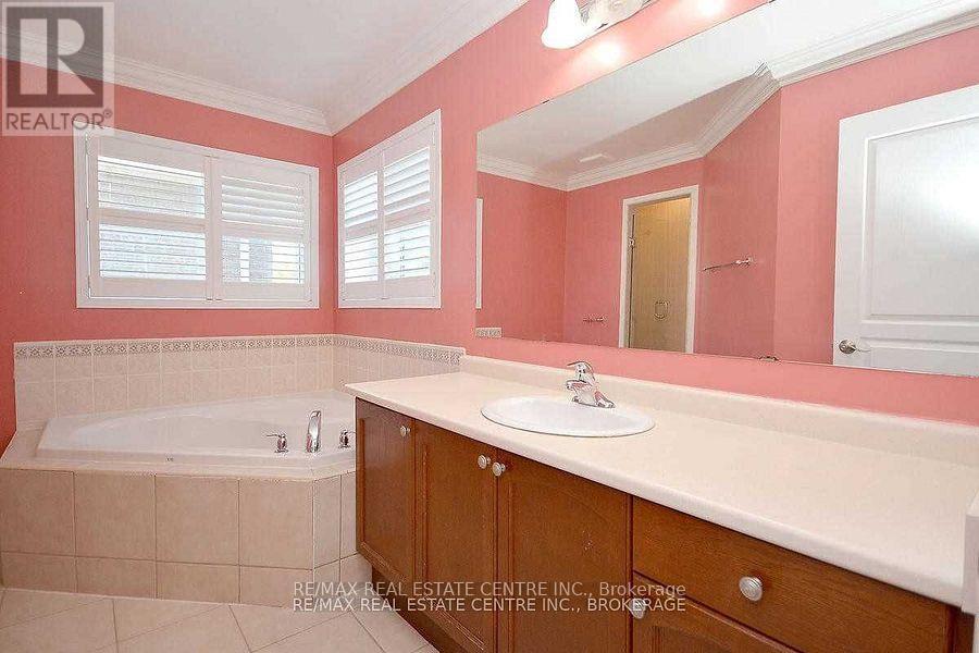 2343 Pine Glen Road, Oakville, Ontario  L6M 5J3 - Photo 22 - W13413810