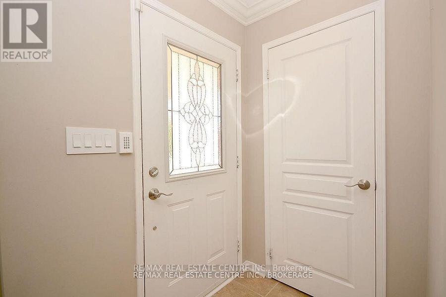 2343 Pine Glen Road, Oakville, Ontario  L6M 5J3 - Photo 4 - W13413810