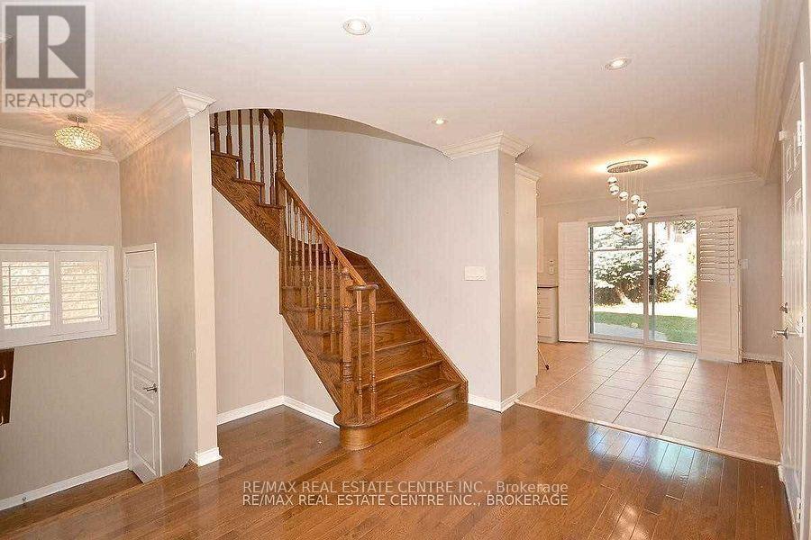 2343 Pine Glen Road, Oakville, Ontario  L6M 5J3 - Photo 9 - W13413810