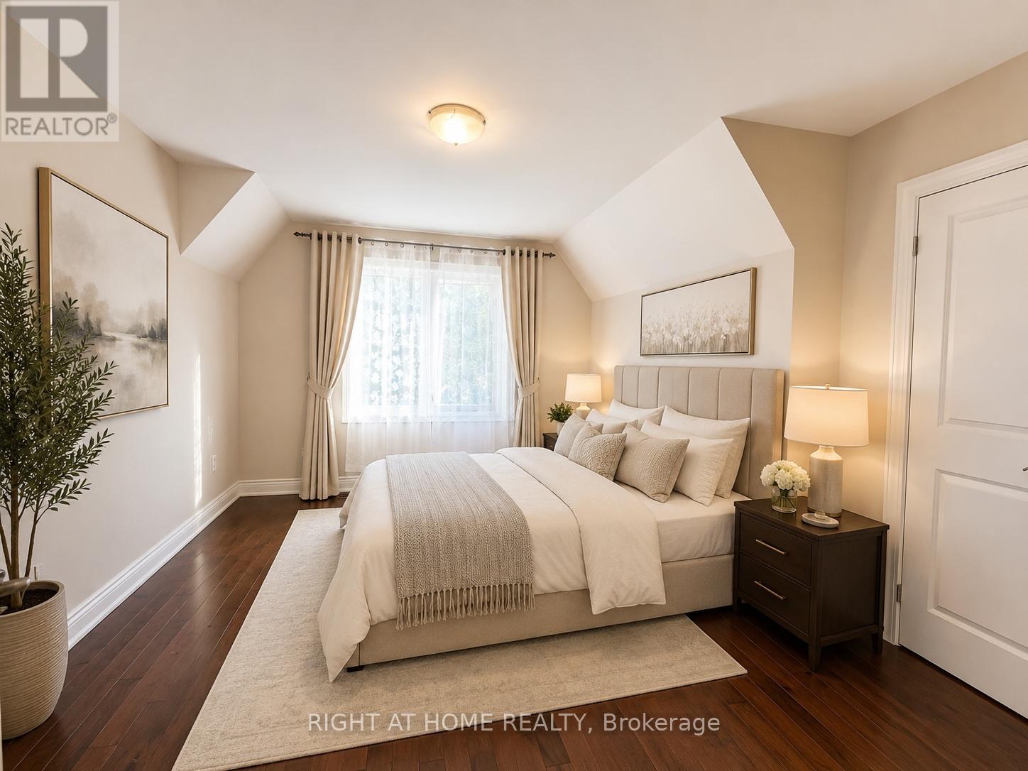 1049 Greaves Avenue, Mississauga, Ontario  L5E 1W4 - Photo 11 - W13413890