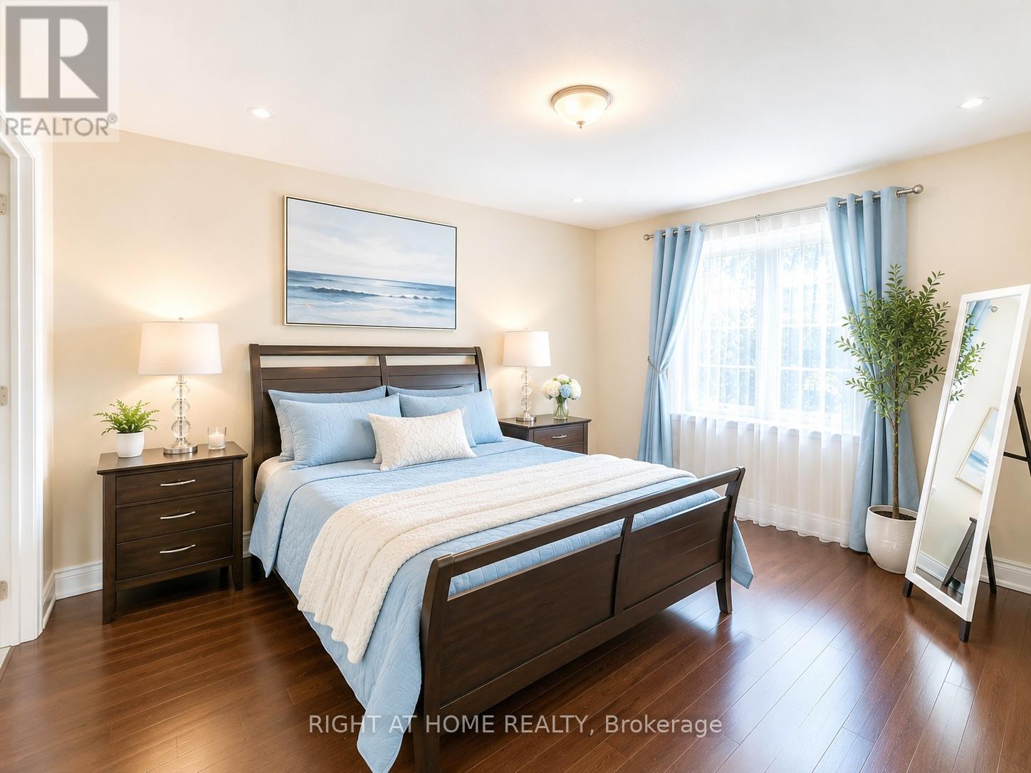 1049 Greaves Avenue, Mississauga, Ontario  L5E 1W4 - Photo 13 - W13413890