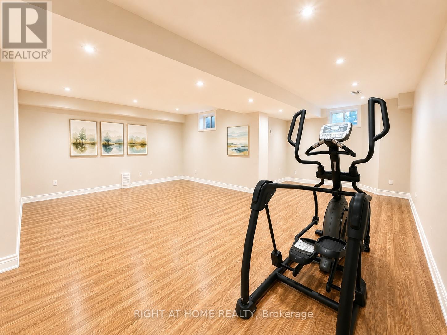 1049 Greaves Avenue, Mississauga, Ontario  L5E 1W4 - Photo 17 - W13413890