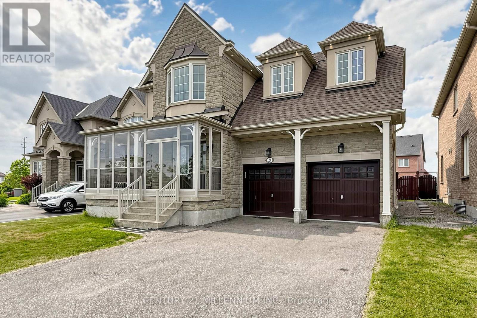 24 Fanfare Place, Brampton, Ontario  L6P 3E2 - Photo 2 - W13414062
