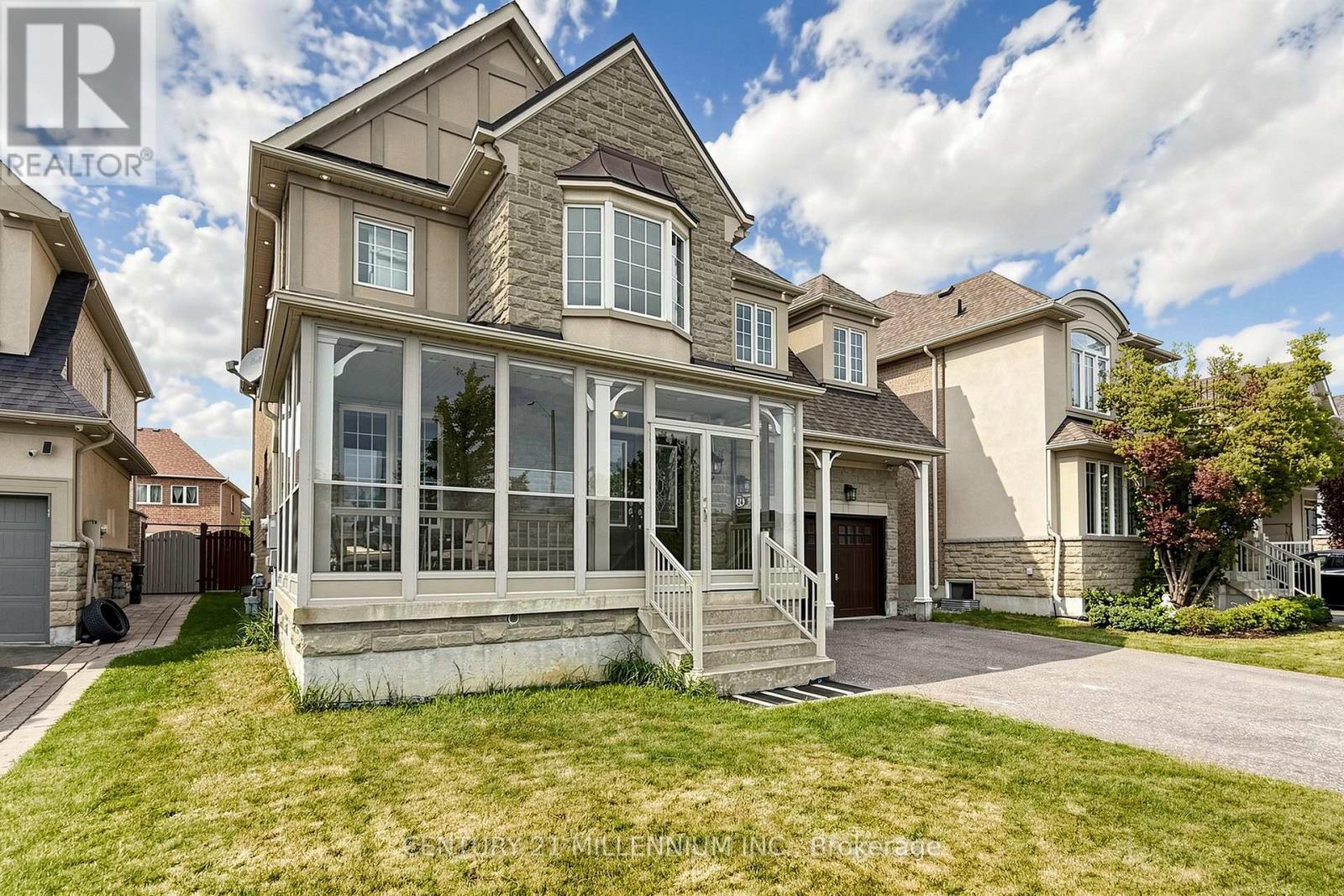 24 Fanfare Place, Brampton, Ontario  L6P 3E2 - Photo 3 - W13414062