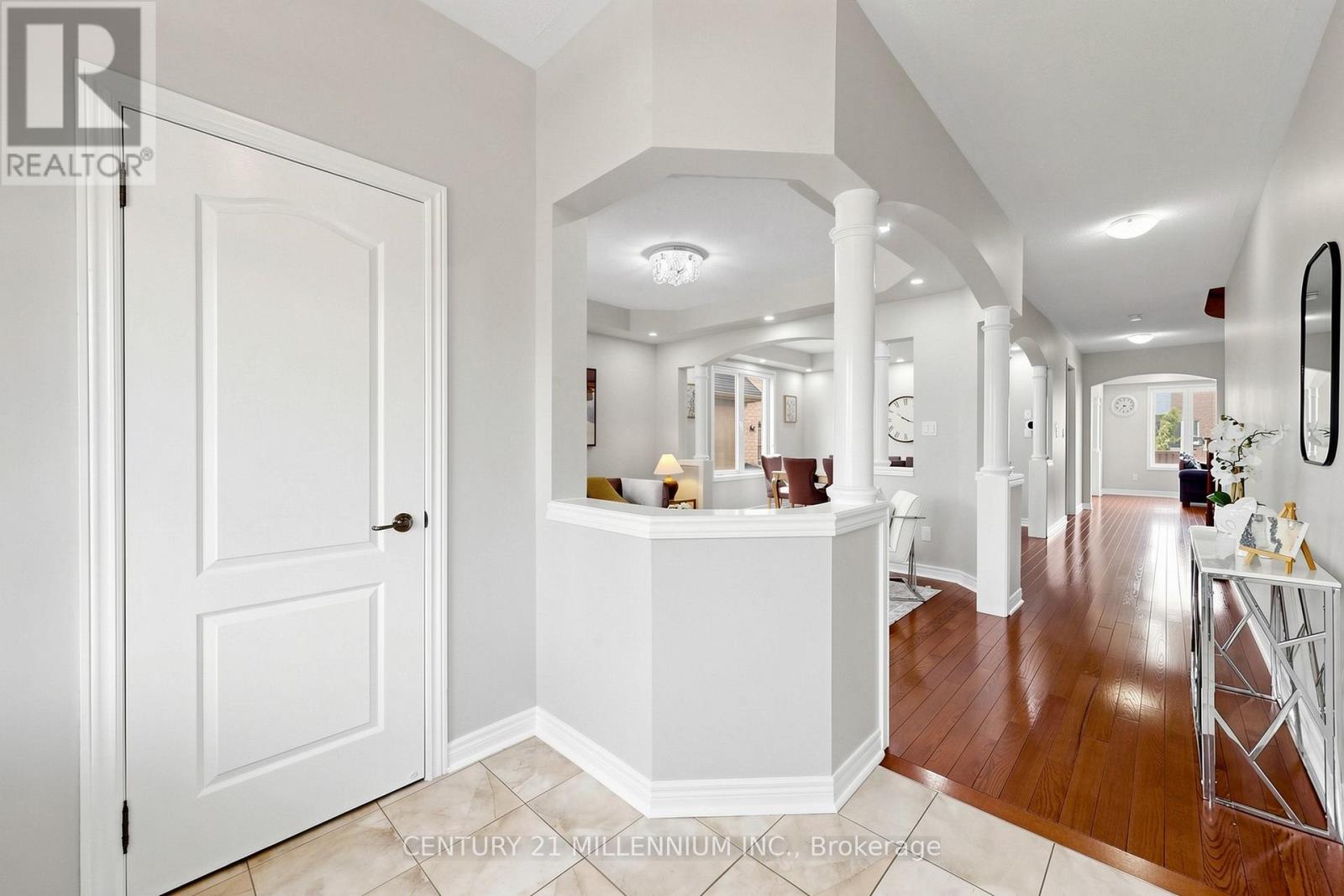 24 Fanfare Place, Brampton, Ontario  L6P 3E2 - Photo 8 - W13414062