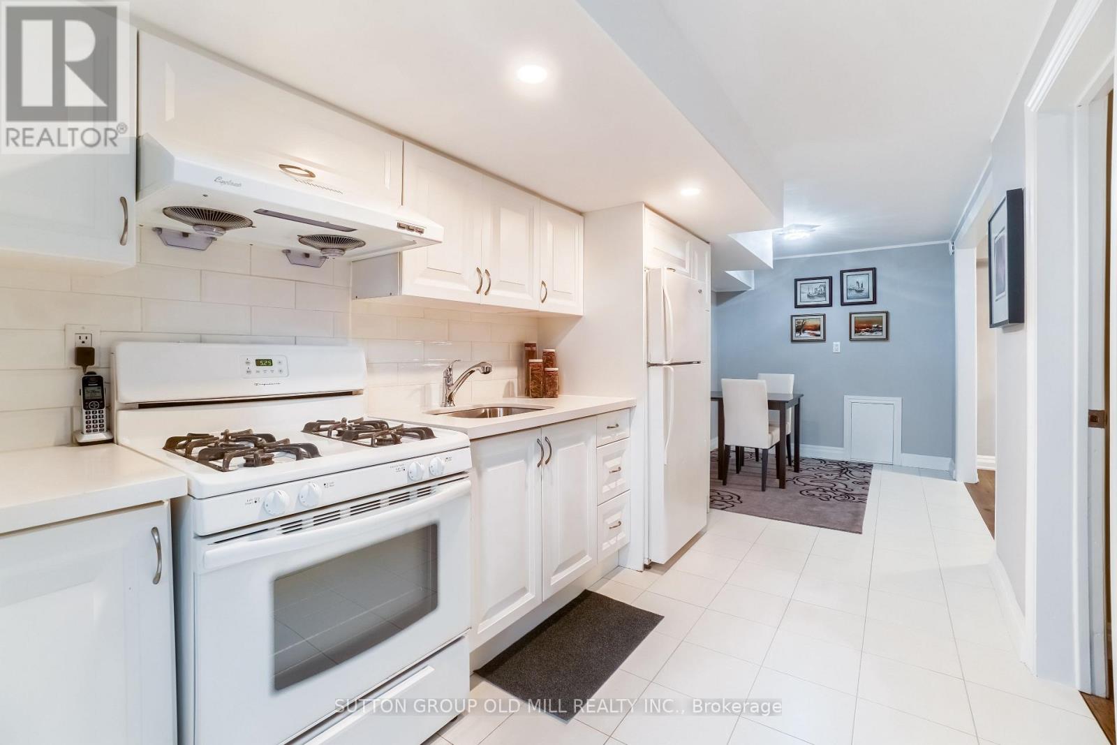 3606 Twinmaple Drive, Mississauga, Ontario L4Y 3R1 - Photo 10 - W13414148